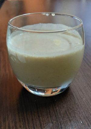 A picture of Banana dates smoothie.