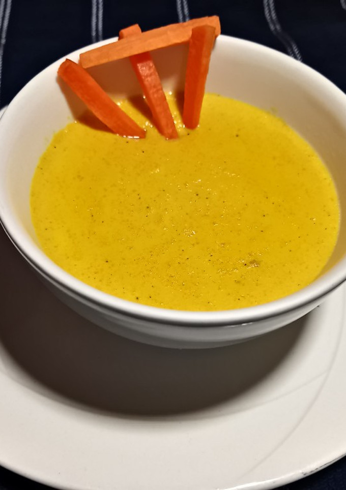 Una foto de Crema de zanahoria, a base de salsa bechamel