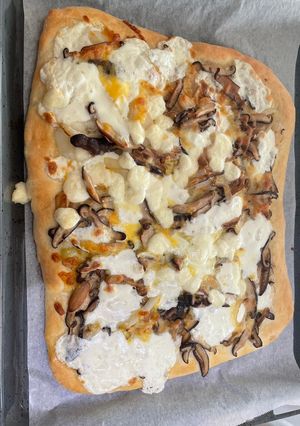 奶素-香菇Pizza麵包 的食譜成品照片