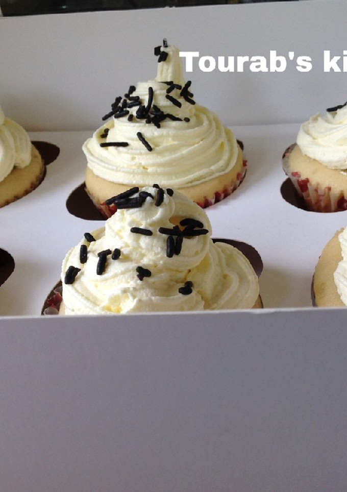 A picture of Simple Butter icing.