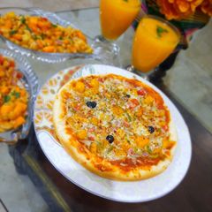 A picture of Mango pizza.