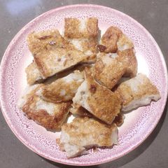 A picture of Fried Fish Cake.