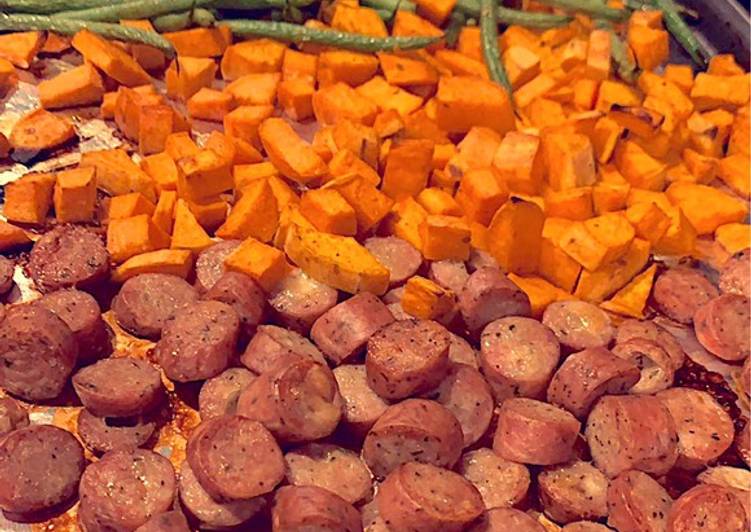 Roasted chicken sausage, sweet potatoes, and fresh green beans Roasted chicken sausage, sweet potatoes, and fresh green beans