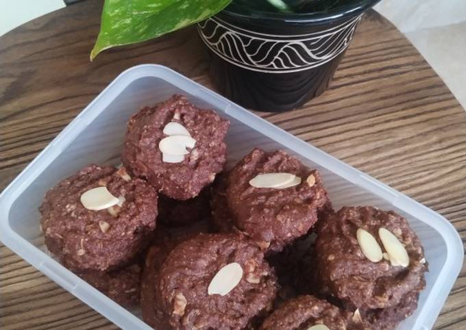 Almond Choco Oatmeal Cookies