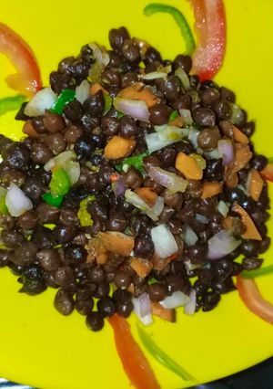 A picture of Black chana salad.