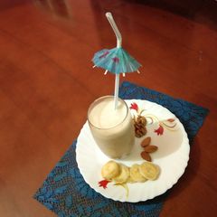 A picture of Banana milkshake.