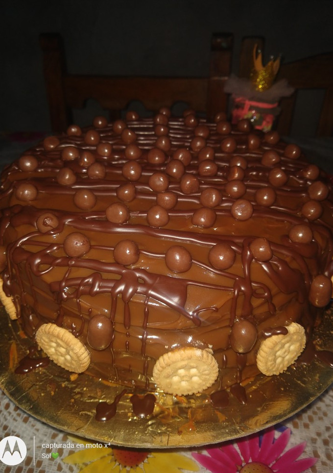 Una foto de Torta Bomba de Dulce de leche y chocolate