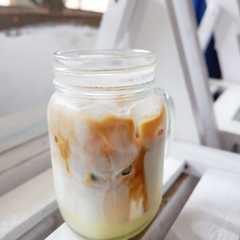 A picture of Es Kopi Susu Kekinian ala Café.