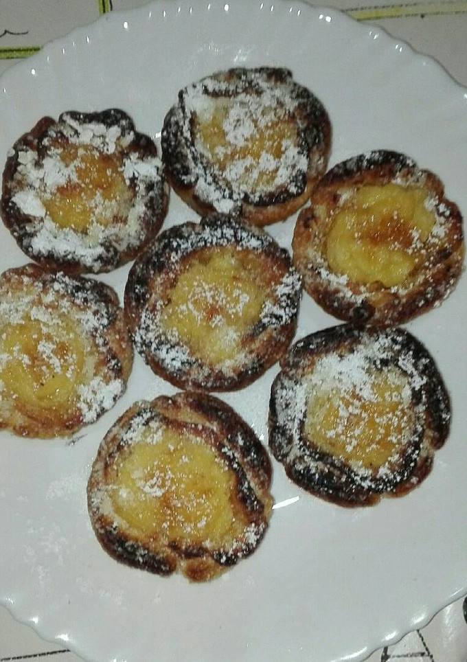 Una foto de Pastelitos rellenos de crema de vainilla quemada