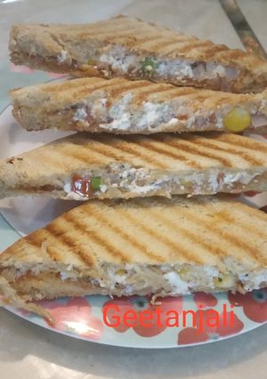 पनीर गिरल सैंडविच (paneer single sandwich recipe in Hindi) रेसिपी मुख्य फोटो