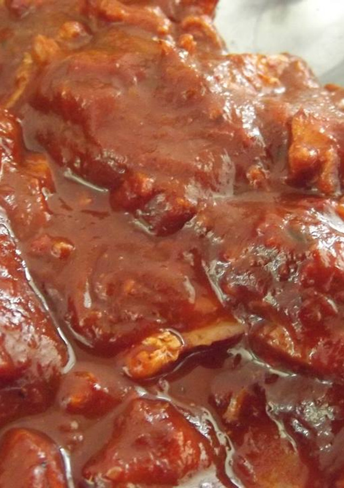 Una foto de Duro o chicharrón  en salsa roja  mexicana Rafaela