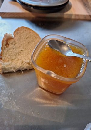Une photo de Confiture de pêche et safran