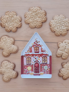 Una foto de Galletitas navideñas de canela y jengibre