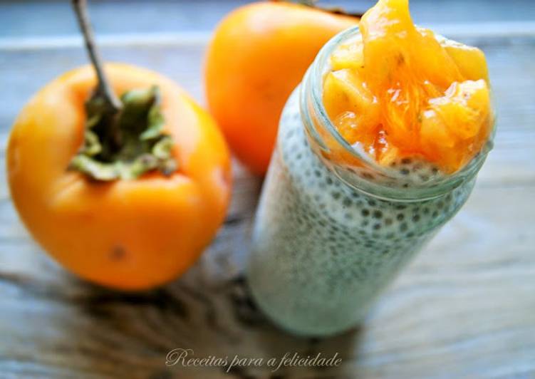 Pudim de Chia com Dióspiros