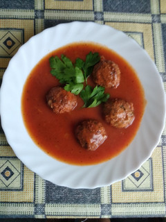 1118. Fasírt golyó paradicsomos szósszal ! recept fotója