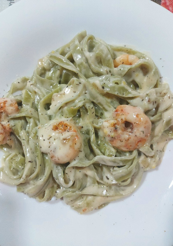 Una foto de Pasta con langostinos