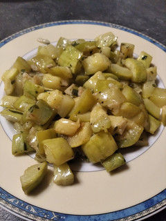 Una foto de Calabacín al vino con ajo y perejil