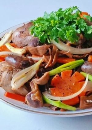 Hình của món MIẾN xào lòng gà.