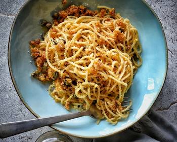 Ready to Serve Spaghetti With Capers Anchovies  Breadcrumbs Yummy