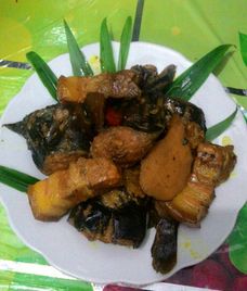 cách kho thịt lợn với nghệ tươi