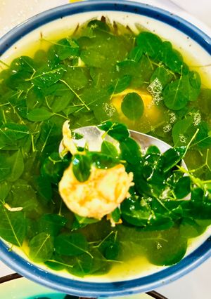 Hình của món Canh rau chùm ngây nấu tôm 🌿🦐.