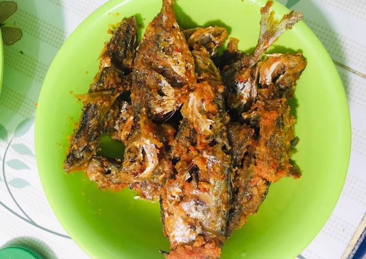 Langkah Mudah untuk Menyiapkan Selar Balado yang Enak Banget