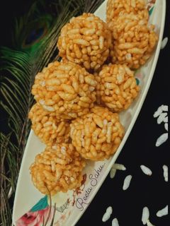 मुरमुरा लड्डू (Murmura ladoo recipe in Hindi) रेसिपी मुख्य फोटो