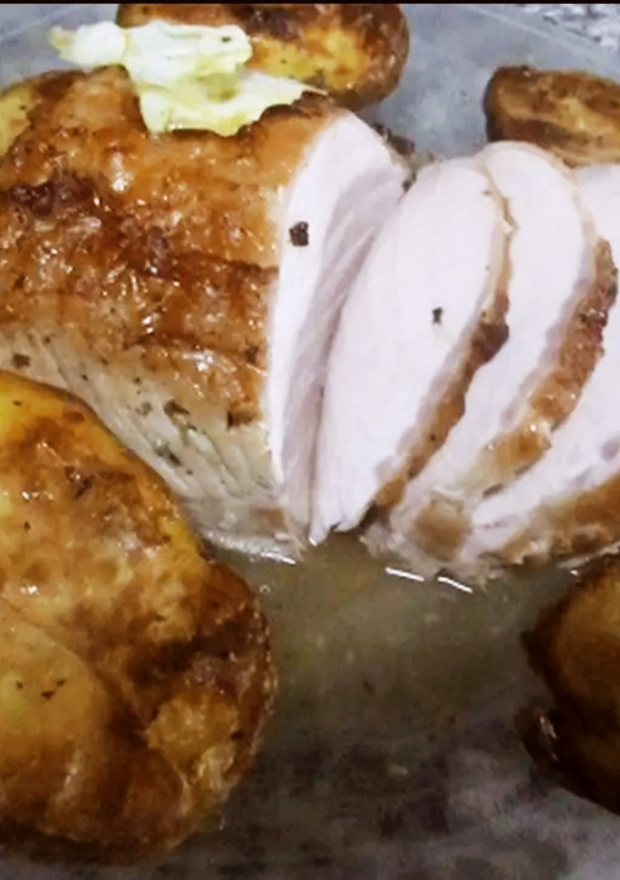 Una foto de Lomo al limón con patatas en dos cocciones