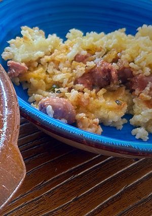 Una foto de Arroz relleno de salchichas
