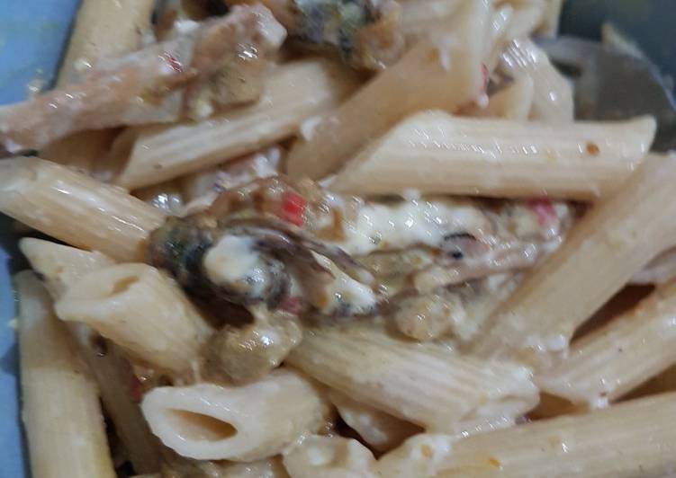 Penne Creamy Sauce with Oyster Mushroom &amp; Squid