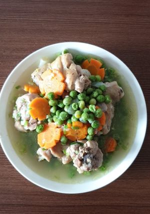 Hình của món Đùi gà hầm đậu Hà Lan.