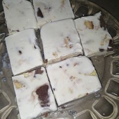 A picture of Frozen Cookies and Cream.