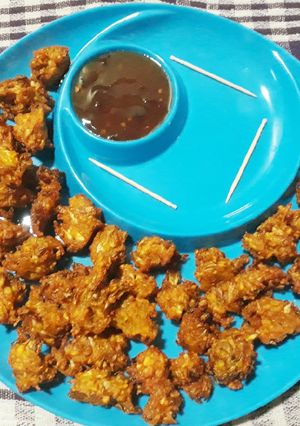 कॅबेज-मूगडाळ भजी (cabbage moongdal pakoda recipe in marathi) रेसिपी चे मुख्य फोटो 