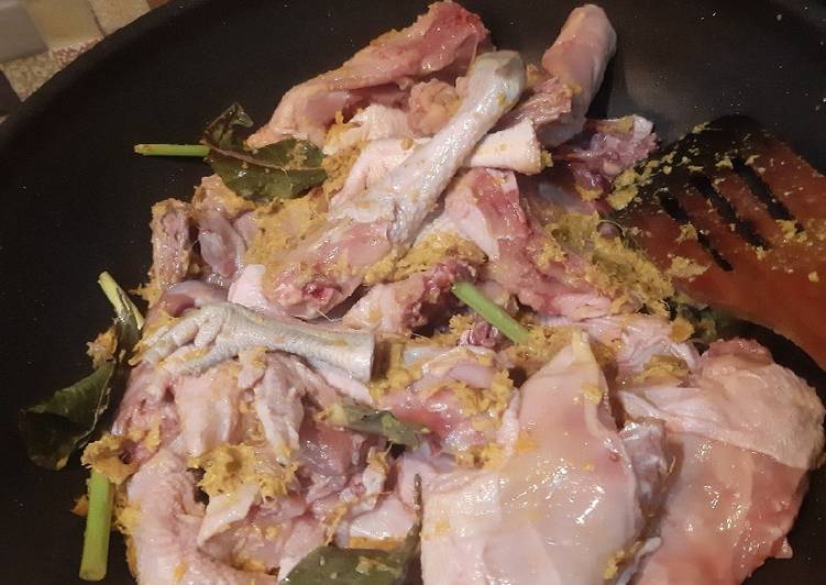 Cara Gampang Menyiapkan Ayam kampung ungkep, Bisa Manjain Lidah