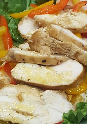 A picture of Caribbean chicken salad.