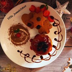 A picture of Choco Lava Vanilla Cake with Choco chip Cookie Cake.