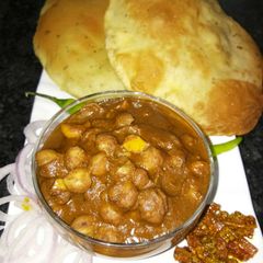A picture of Chole bhature.