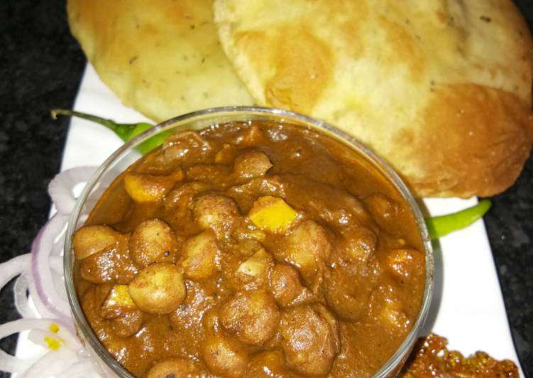 How to Make Favorite Chole bhature