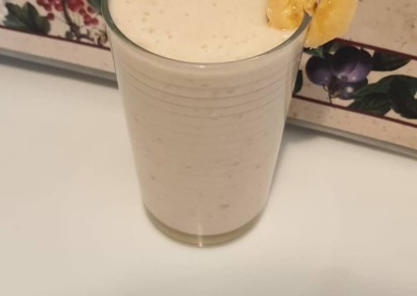Licuado de plátano y coco para un desayuno saludable