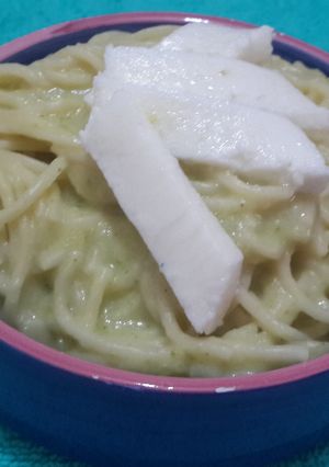 Una foto de Spaghetti en crema de calabacita 🍝