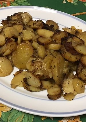 Une photo de Duo de pommes de terre à la crème de truffe, ail et oignon