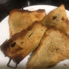 A picture of Chinese Samosa.