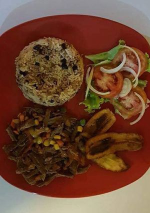 Foto resep Ropa Vieja (Beef stewed in tomato sauce)
