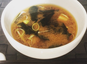 Foto di Zuppa di Miso con Tofu e alga Wakame