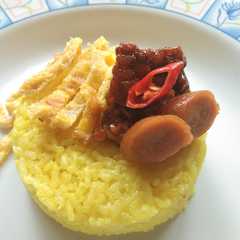 Foto resep Nasi kuning rice cooker