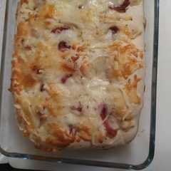 Una foto de Focaccia de queso y jamón serrano MC