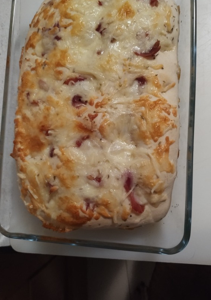 Una foto de Focaccia de queso y jamón serrano MC