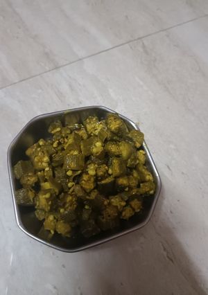 भिन्डी (bhindi recipe in Hindi) रेसिपी मुख्य फोटो