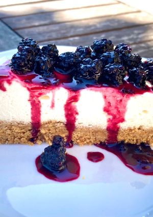 Foto di Cheesecake con topping di more
