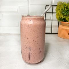 A picture of Strawberry and banana smoothie.